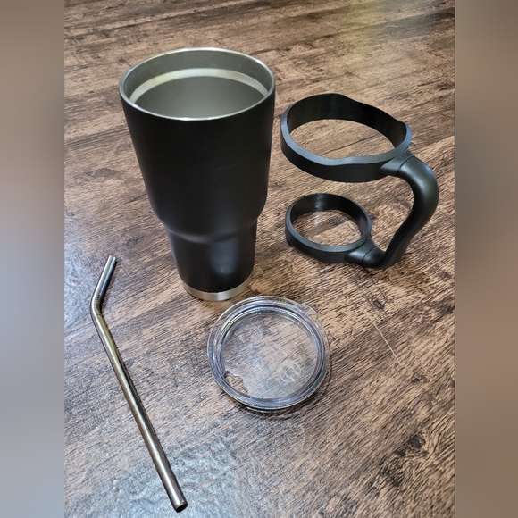 RTIC 24oz. Tumbler w/ Metal Straw and Removable Handle - Picture 2 of 7